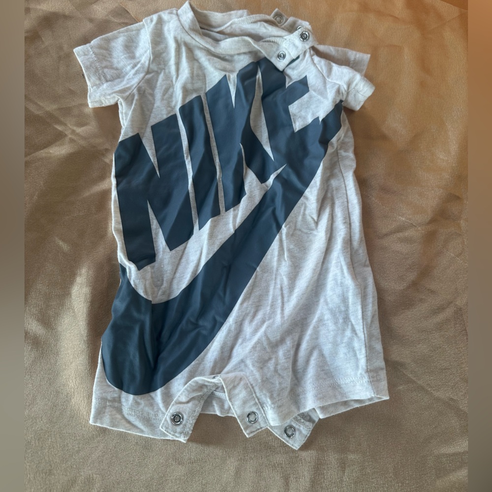 Nike Light Gray Tee with Bold Logo 3 m